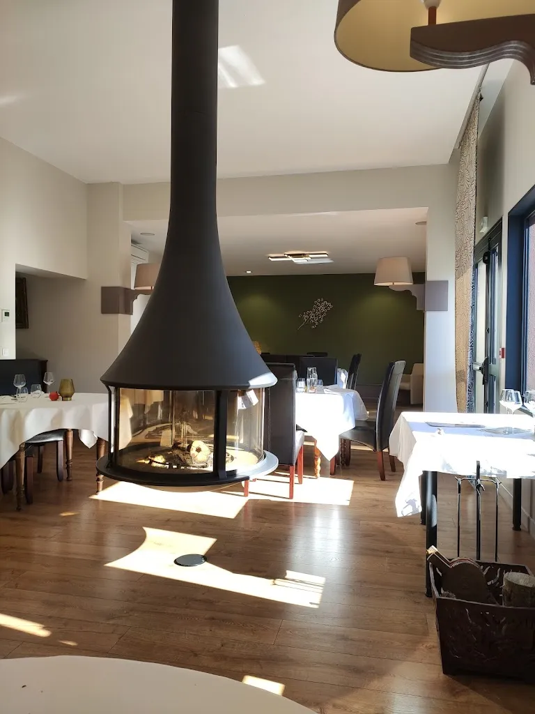 Restaurant Louis_Burlats_slider_image_3