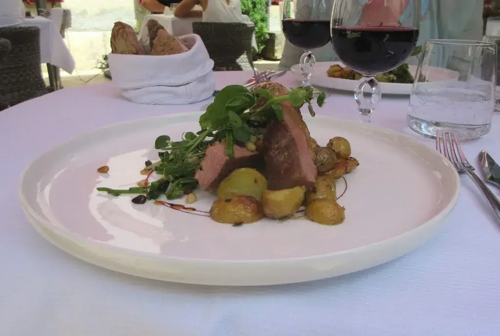 Peter Horsam_La Maison du Safran à l'Allée des Vignes_Cajarc_review