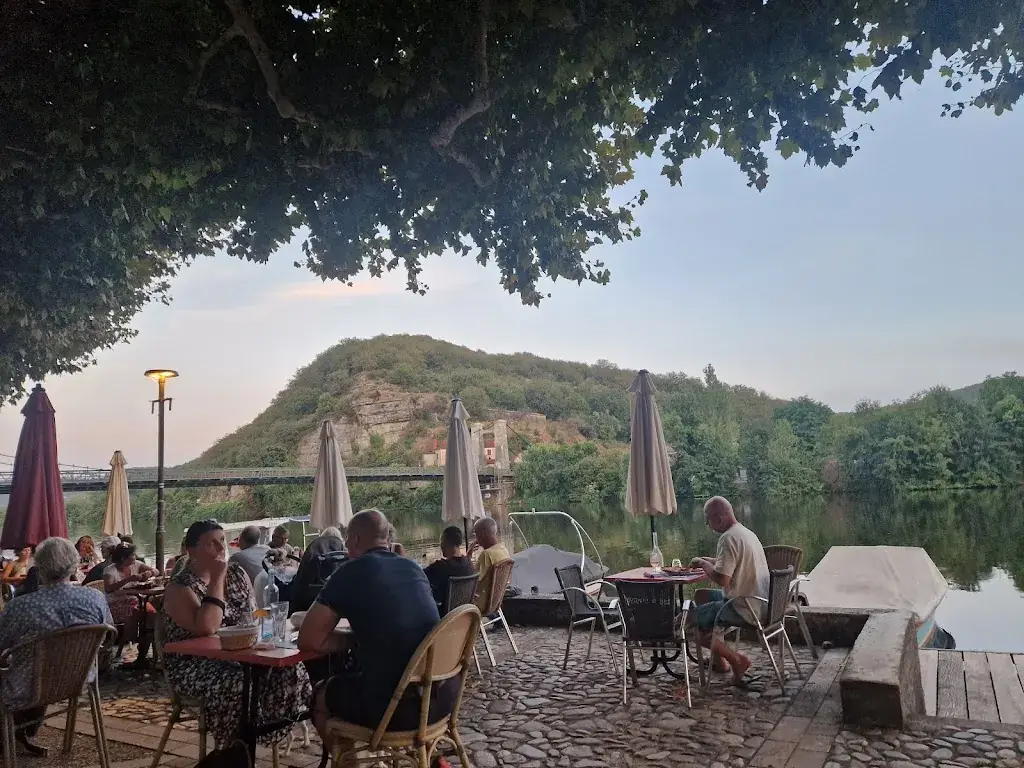 Jamie Burkhart_Place du Faubourg by Moorea_Cajarc_review