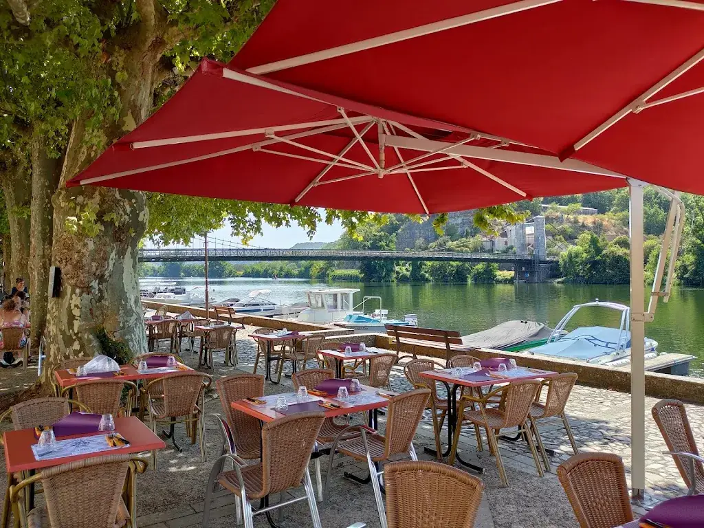 Place du Faubourg by Moorea restaurant in Cajarc