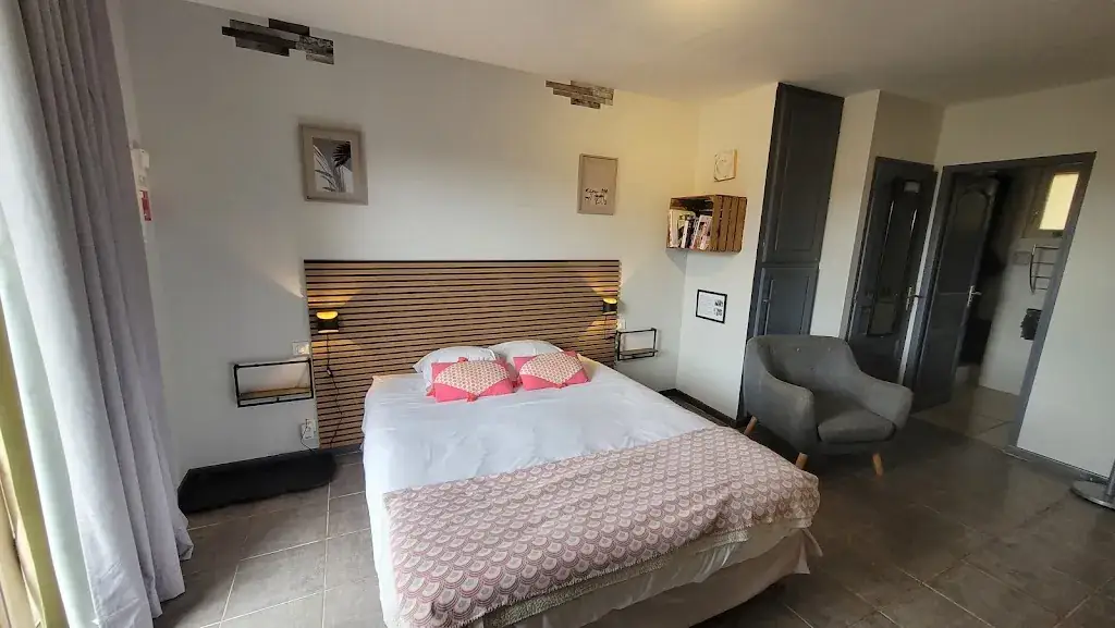 Hôtel Logis La Peyrade - Gîte étape - Restaurant_Cajarc_slider_image_3