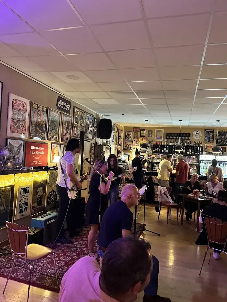 sonia Clemt_La Strada Vintage café_Cabestany_review