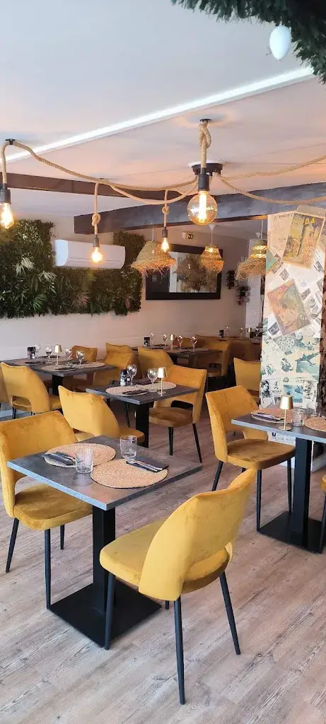 Aux Mots Passants_Perpignan_slider_image_1