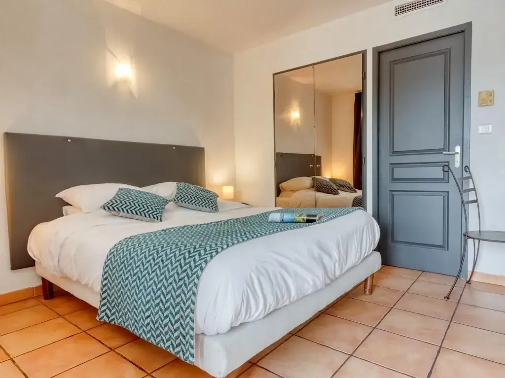 Logis Hôtel les II Mas_Cabestany_slider_image_3