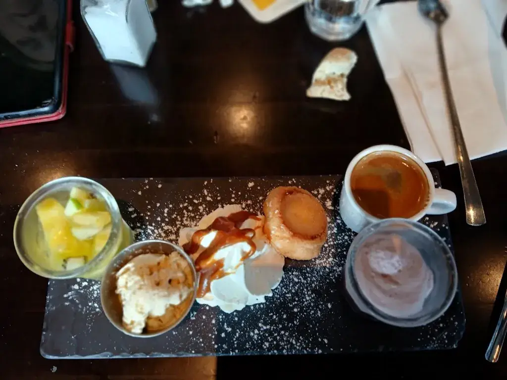 Lydie Richard_Le bureau_Cabestany_review