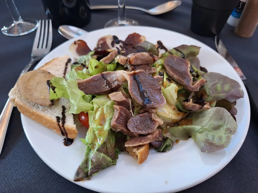 Frédéric Charles_Restaurant Bar Tabac de la Place_Campsas_review