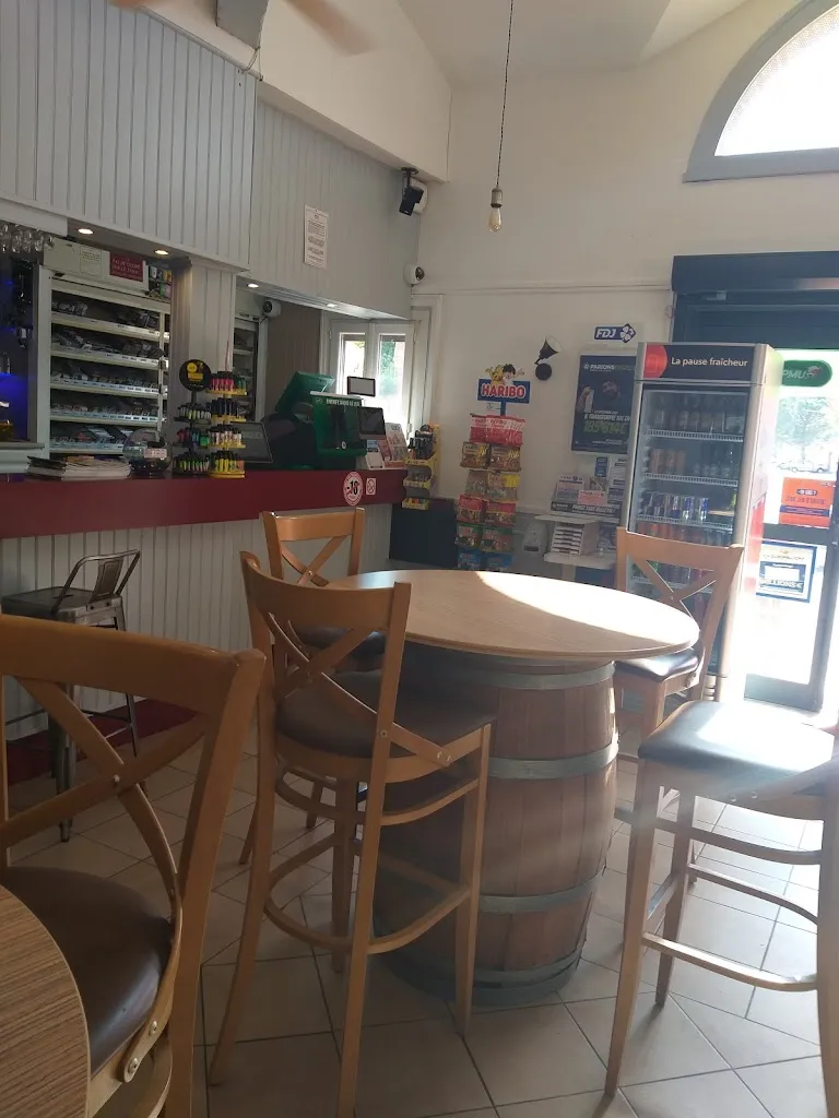 Philippe DAGOBERT_Restaurant Bar Tabac de la Place_Campsas_review