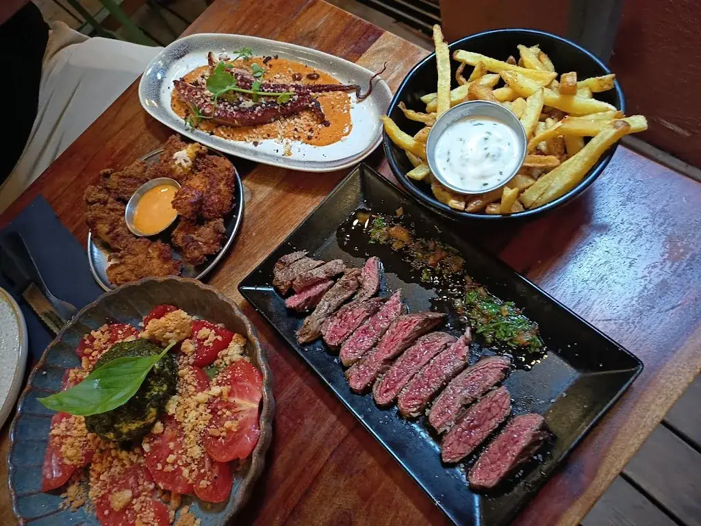 Le Petit Chabry - Restaurant Tapas_Perpignan_slider_image_3