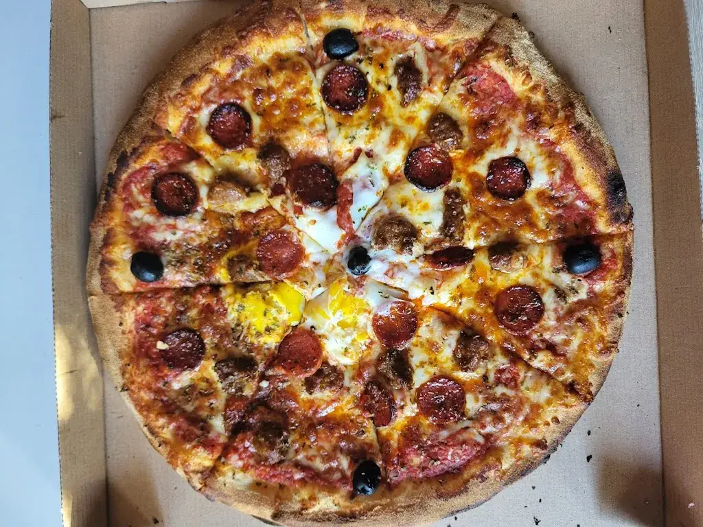 Malory MORGANE_Fratelli Pizza_Canohès_review