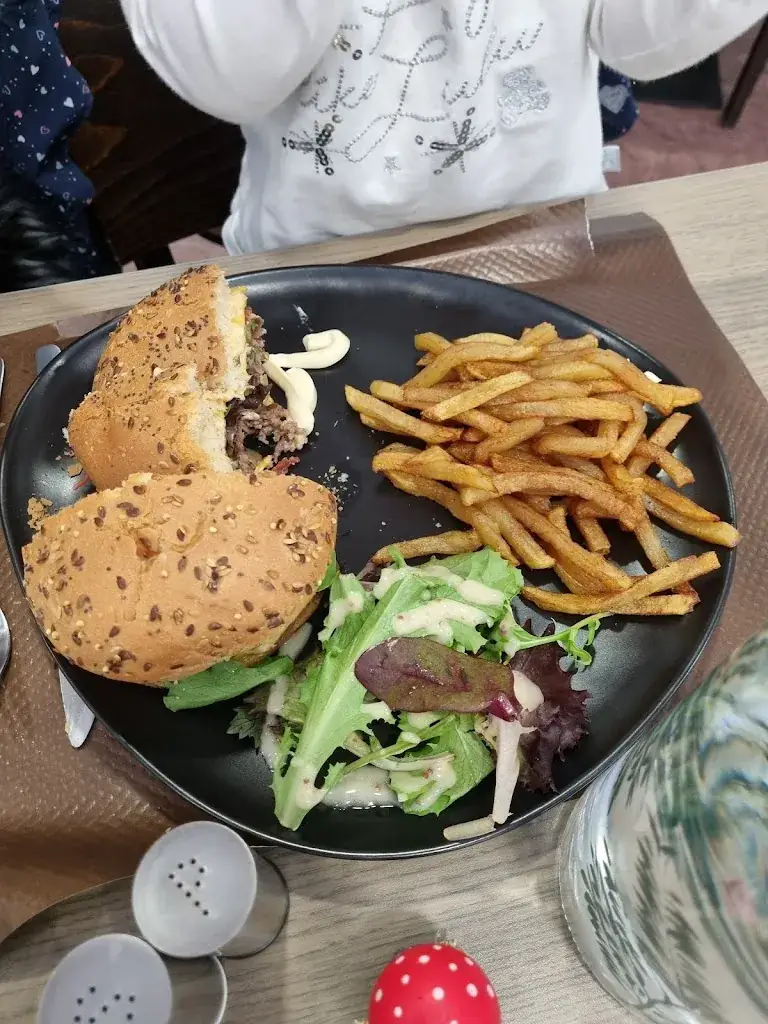 vinz guest_Le Taillefer by buzzi_Livet-et-Gavet_review