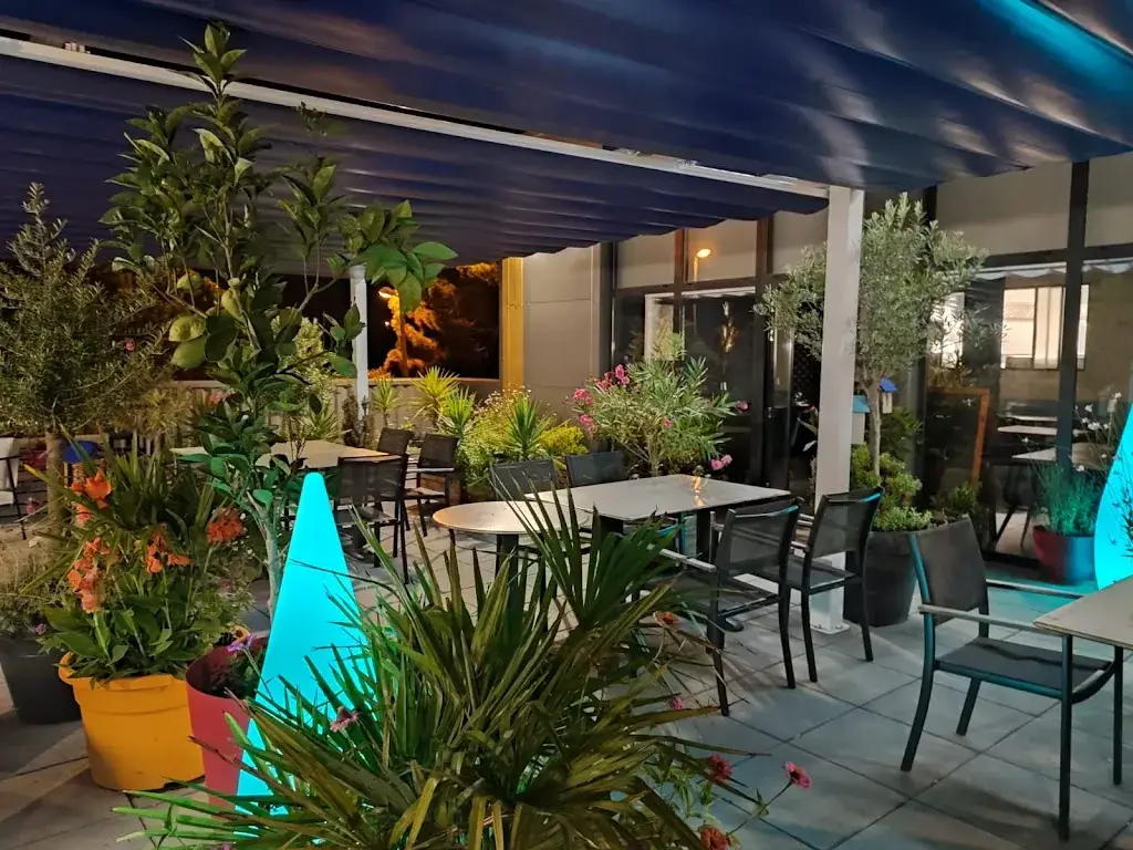 Bistrot le Toit Bleu - Restaurant Toit Terrasse Canet en Roussillon ristorante a Canet-en-Roussillon