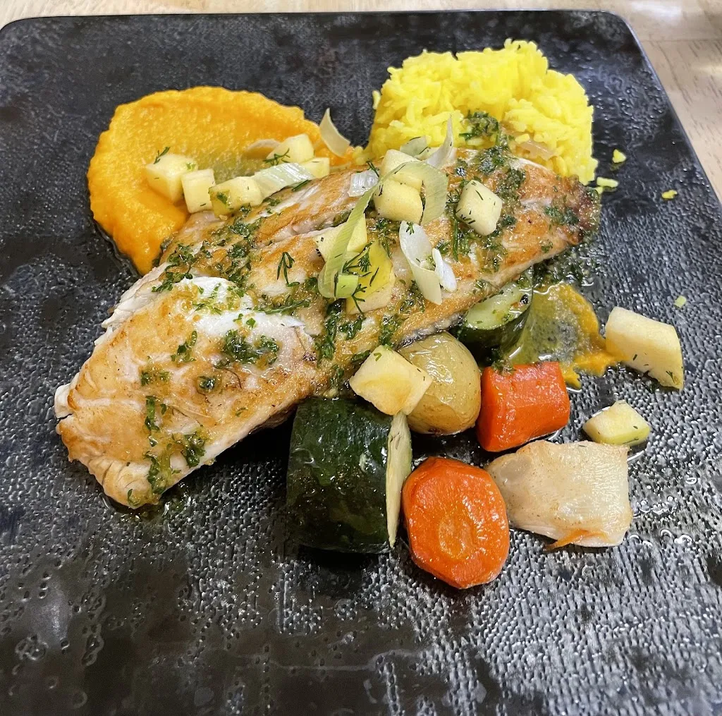 Olena Plaksa_La Galiote_Canet-en-Roussillon_review