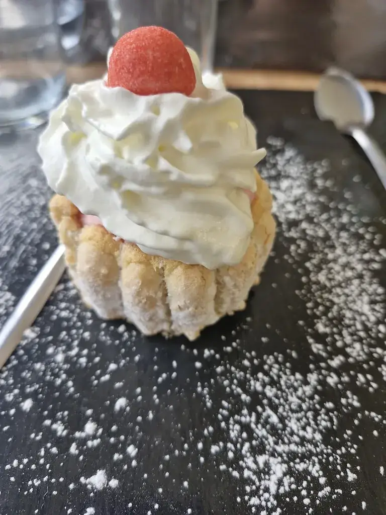 Marion Chotard_LE REGAL_Canet-en-Roussillon_review