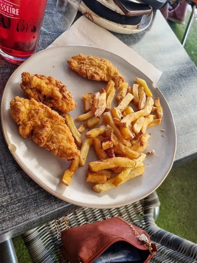 Stéphanie Hospital_LA GUINGUETTE_Capdenac-Gare_review