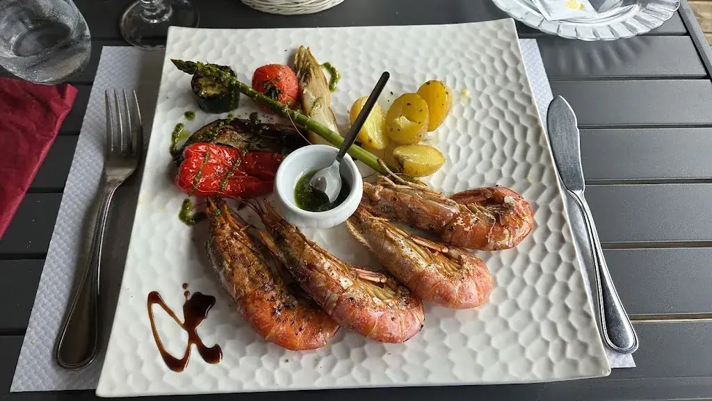 Peter Smith_La Tour Sarrasine cuisine traditionnelle fait maison_Poilhes_review