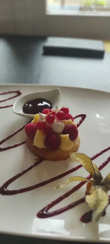 Priscilla Deltombe_La Tour Sarrasine cuisine traditionnelle fait maison_Poilhes_review