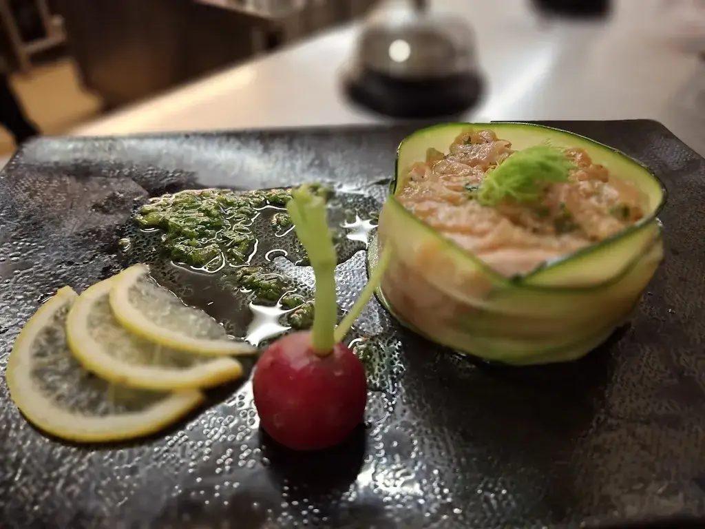 La Tour Sarrasine cuisine traditionnelle fait maison_Poilhes_slider_image_3