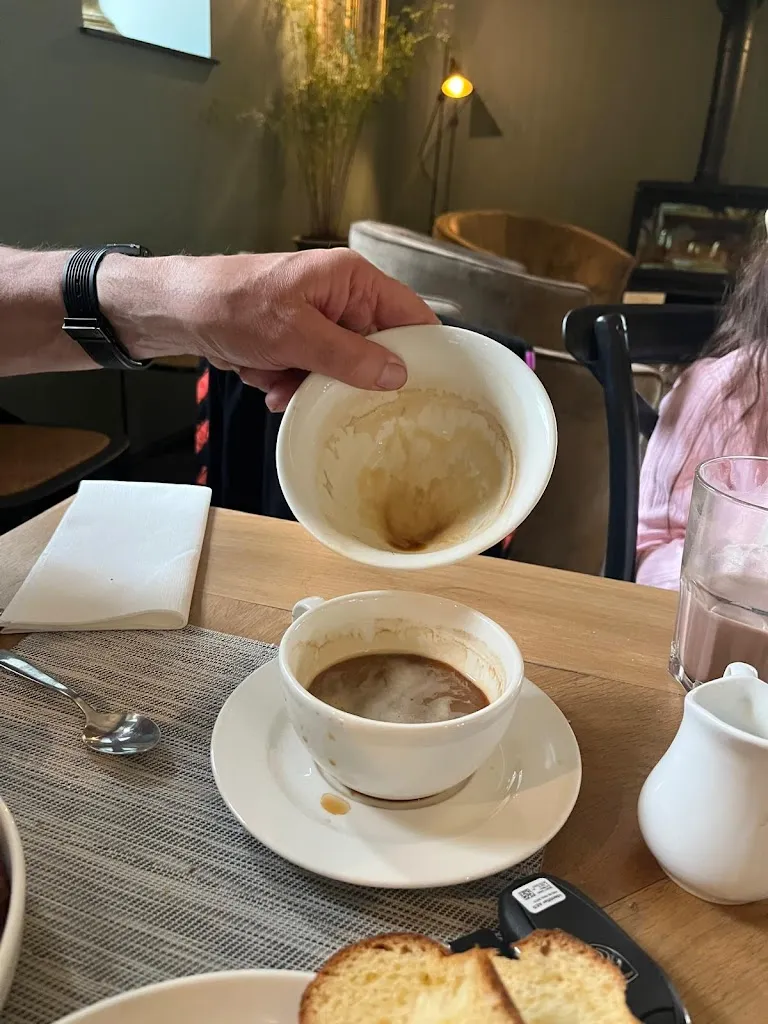 lina jakovleva_Château Les Carrasses_Quarante_review