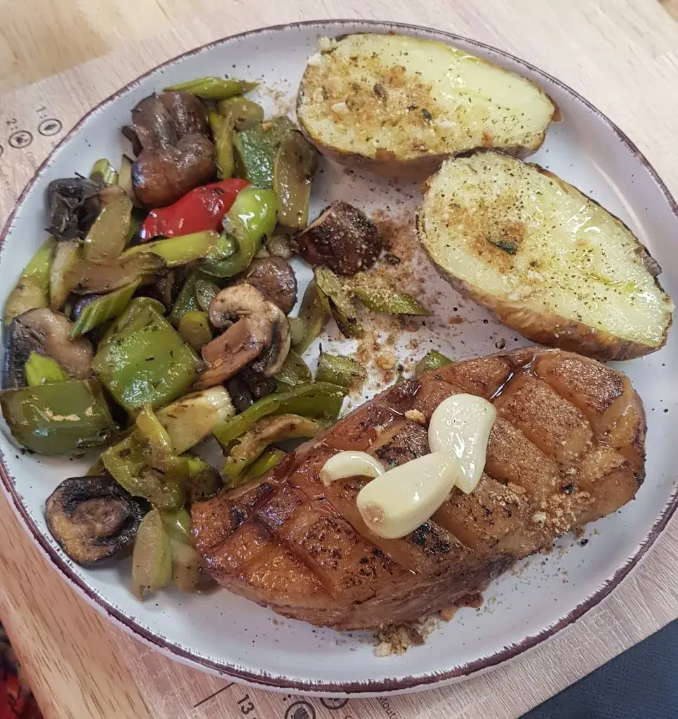 Chafika Madi_Bistrot L'Aïl Éclaté_Douzens_review