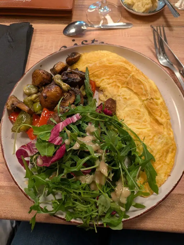 Clémence DMX_Bistrot L'Aïl Éclaté_Douzens_review