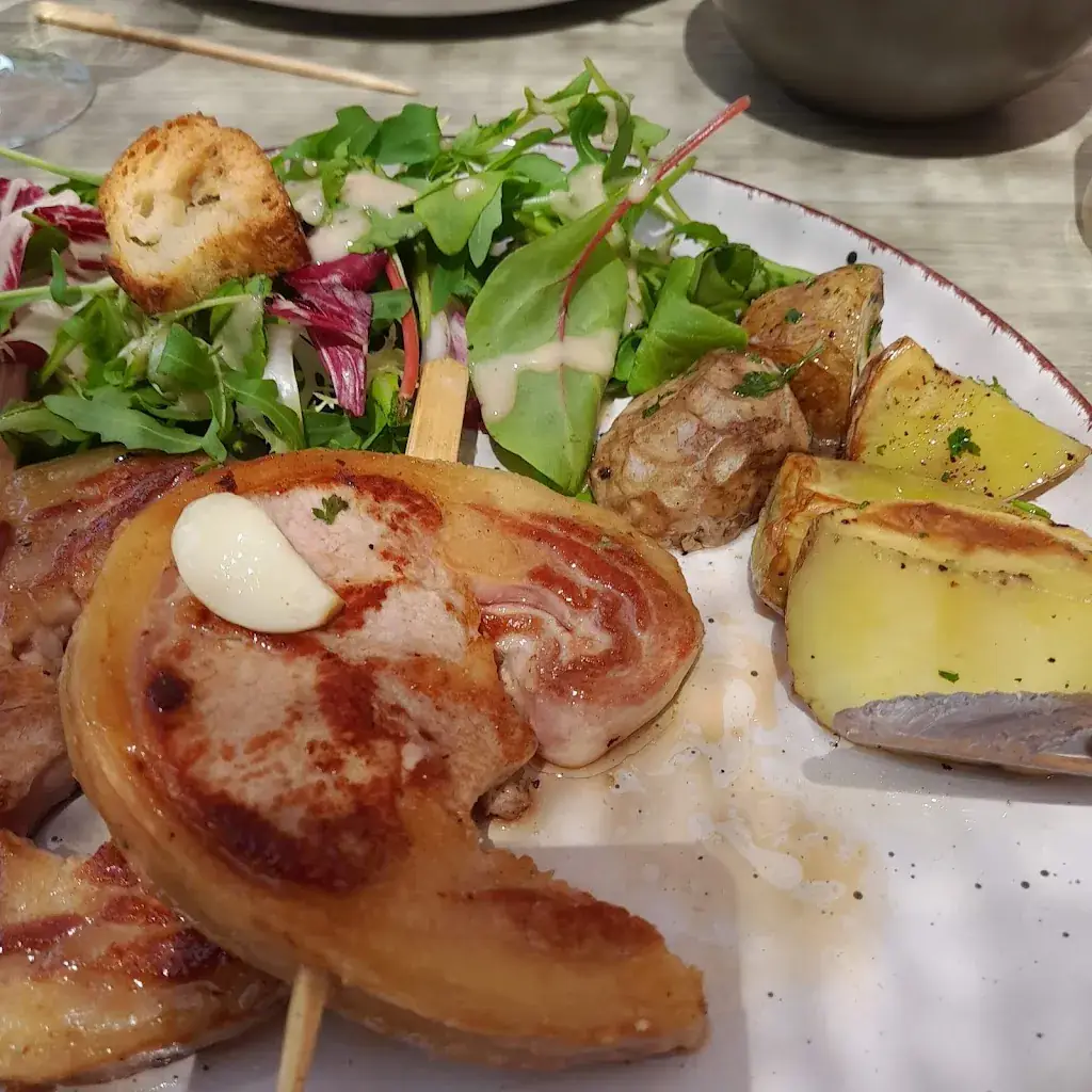 Bistrot L'Aïl Éclaté restaurant in Douzens