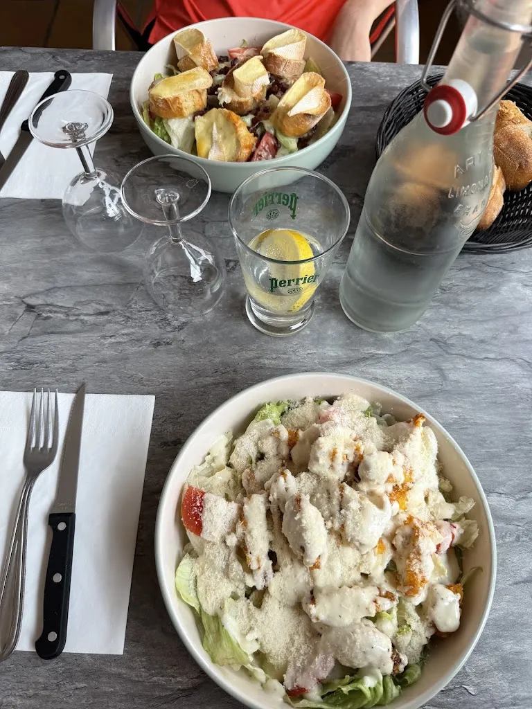 Café de la Terrasse_Marseillette_slider_image_3