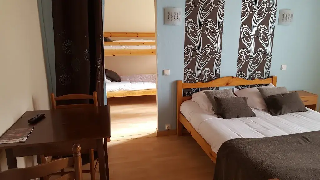 Auberge Ô fil de l'Ô_Marseillette_slider_image_2