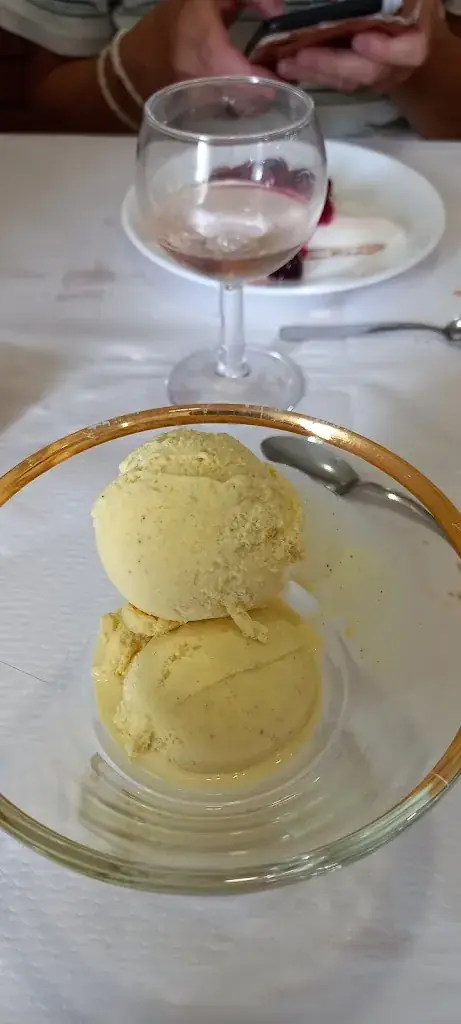 Patrick Presier_Restaurant de la Poste Caraman Sarl Gregoris_Caraman_review