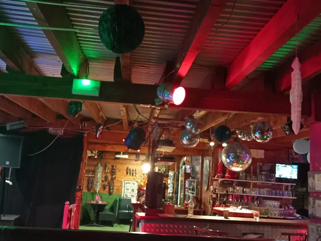 Anne-marie Laleuf_La Siesta_Capvern_review