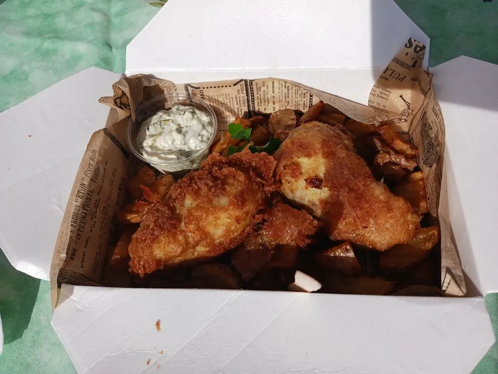 Royal Fish & Chips - Foodtruck_Capvern_slider_image_2