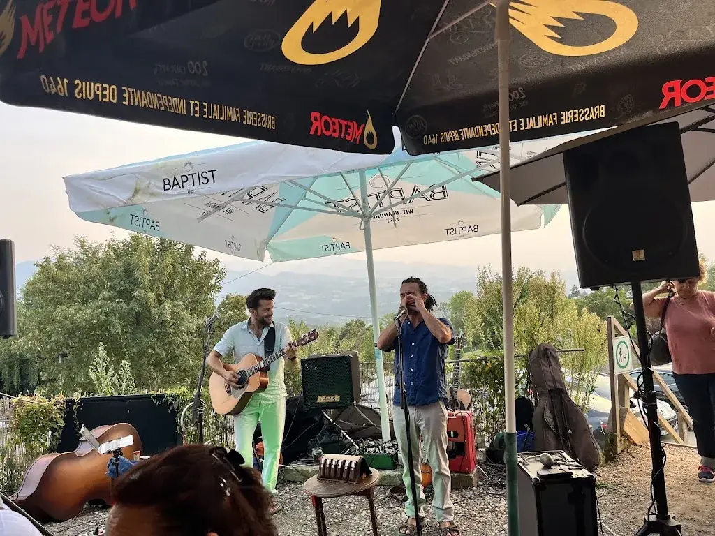 Rebecca Austin-Castillo_El chiringuito_Mauvezin_review