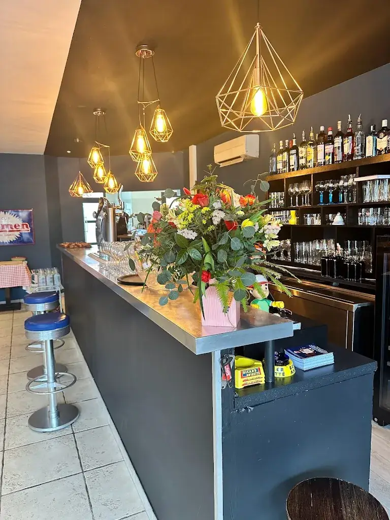 le B restaurant restaurant in Castanet-Tolosan