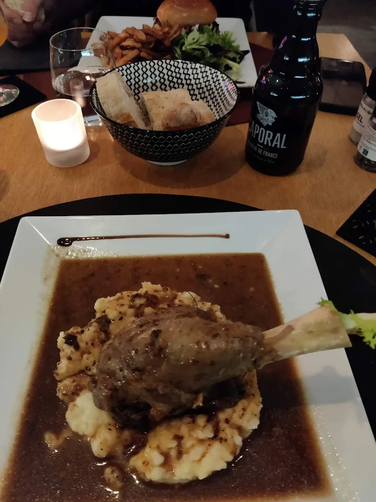 Diana Carolina Velez Ardila_L'improvisé_Castelmaurou_review