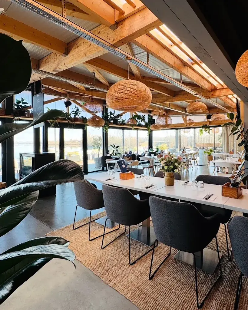 Rivage - restaurant cosmopolite de La Source Wake Park_Carbonne_slider_image_1