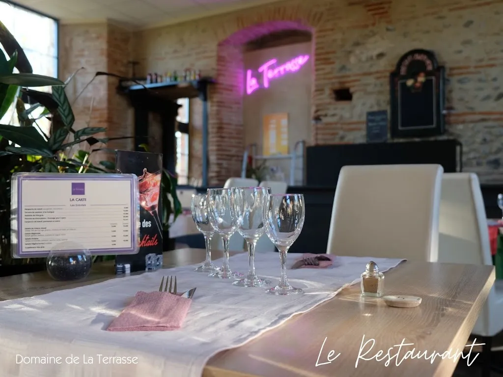 Field Terrasse - Salles De Réception - Restaurant Accommodation Restaurant in Carbonne