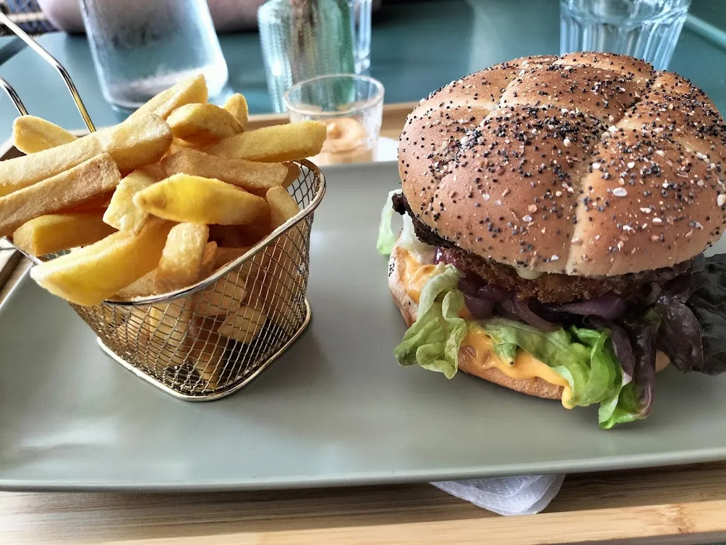 Valentin_Au Divertys_Arlanc_review