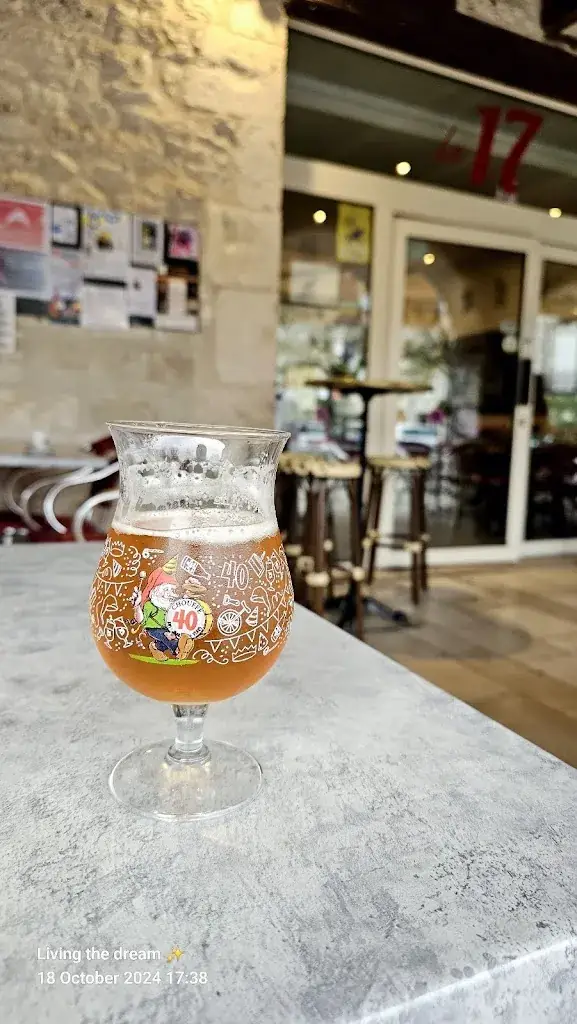 Tim Griffiths_Le 17_Castelnau-Montratier_review