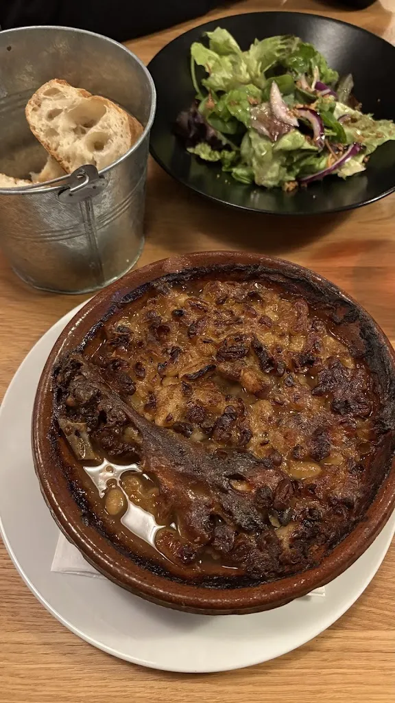 Mark Butenko Černe_restaurant le chaudron_Carcassonne_recensione