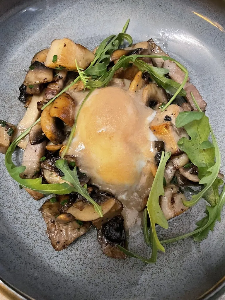 April Way_Auberge des Lices_Carcassonne_review