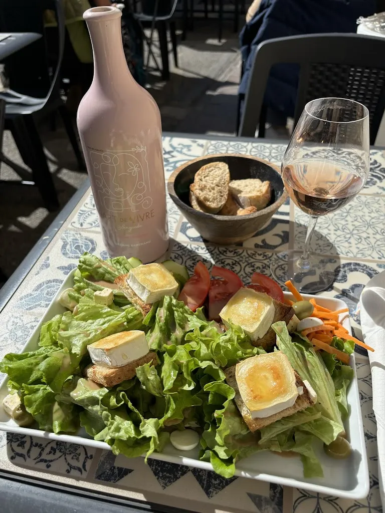 Hannele Anita Piipari_La Taverne Moderne_Carcassonne_review