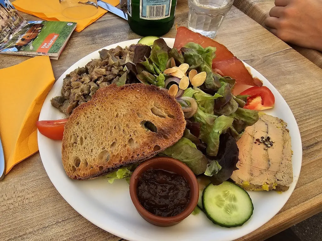 Adélaïde_Carcassonne_slider_image_3