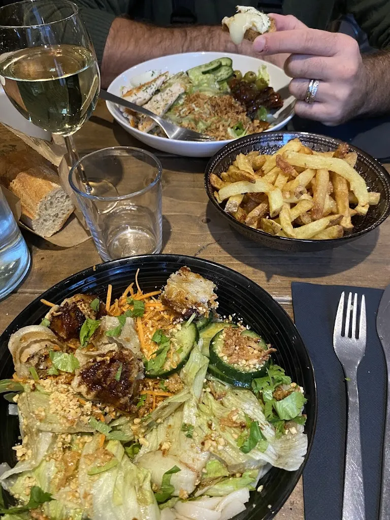 Sammy “Sam” Concas_Ô Trois Cinq Sept_Carcassonne_review