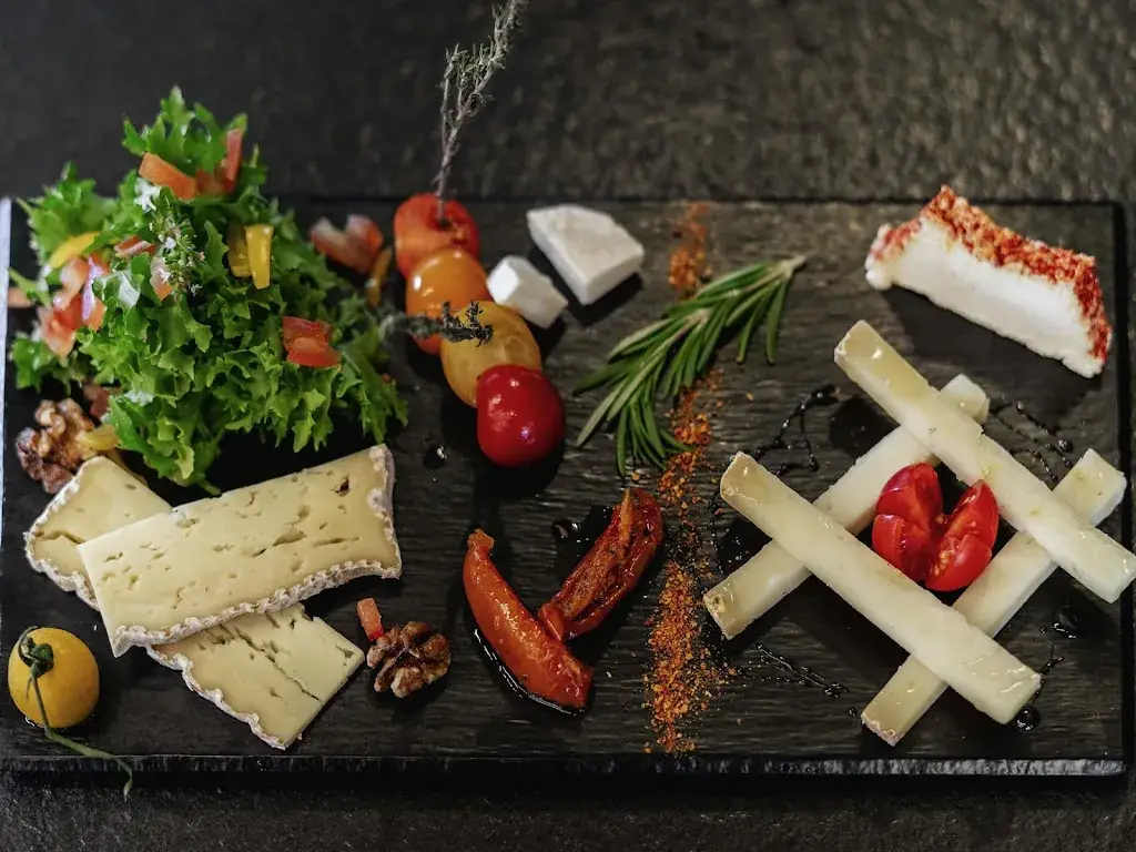 TWICKENHAM PUB RESTAURANT_Castelnaudary_slider_image_3