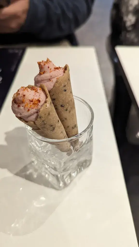 Chin Zhi Hui_LOGIS Hôtel-Restaurant Le Clos Fleuri_Castelnaudary_review