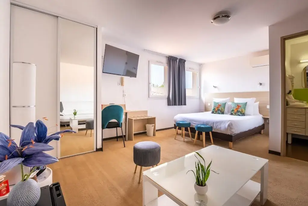 LOGIS Hôtel-Restaurant Le Clos Fleuri_Castelnaudary_slider_image_3