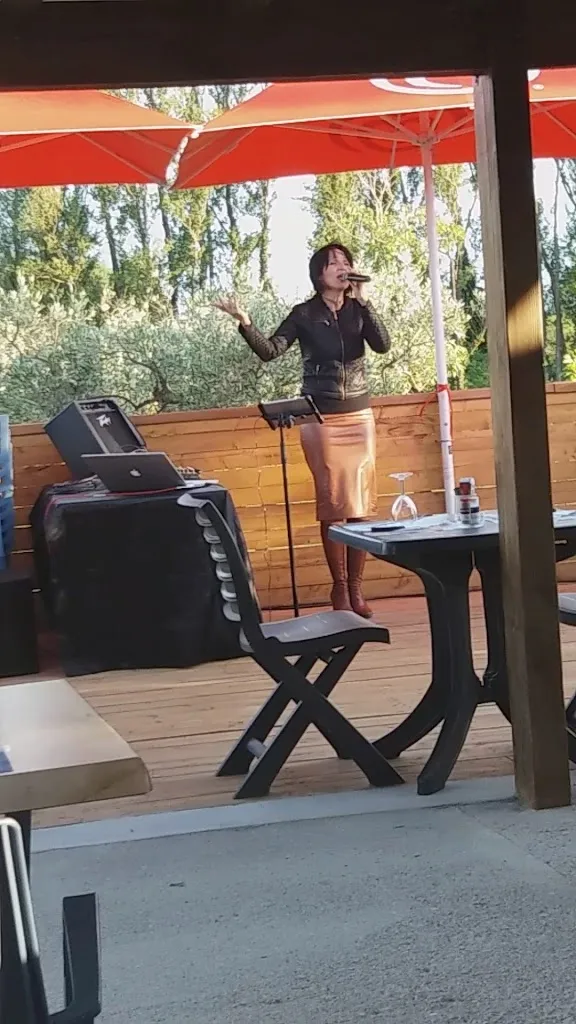 CASA BENELLI_Castillon-du-Gard_slider_image_2