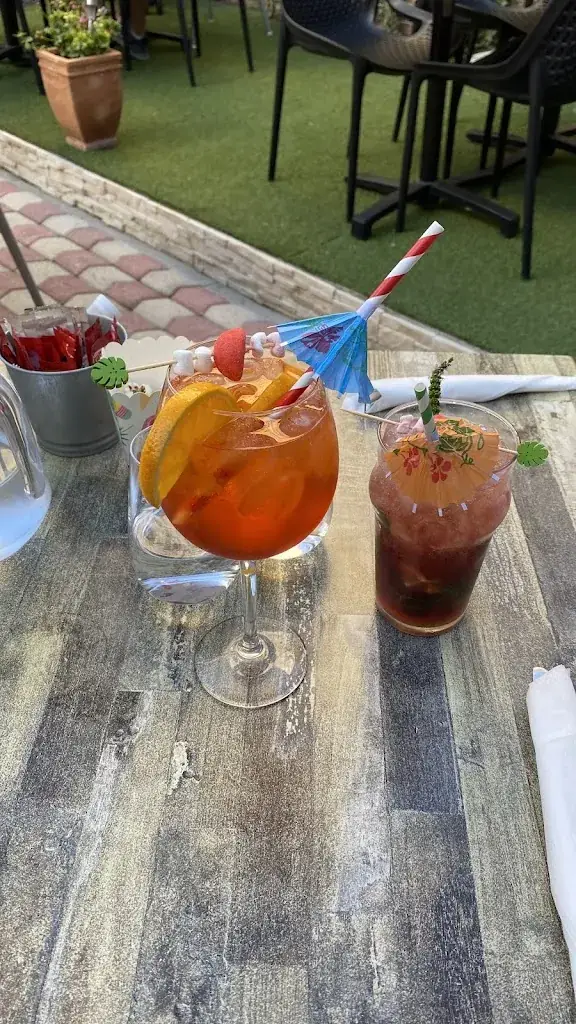 Sissi Sen_Patio du Lys_Remoulins_review