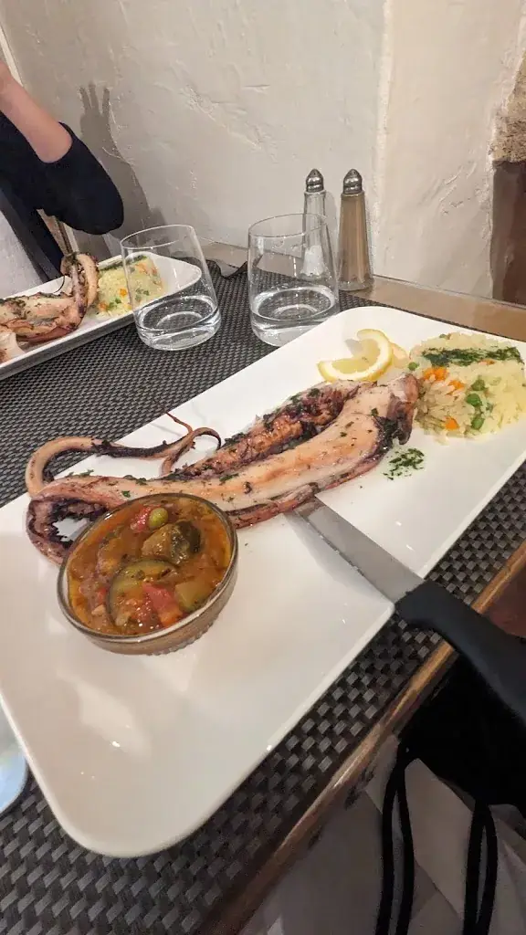 yninita_Restaurant Les Escaravats_Remoulins_review