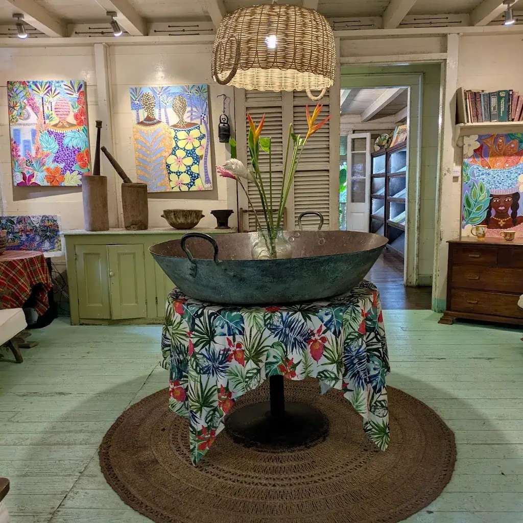 Pink Plantation_Lucia_slider_image_1