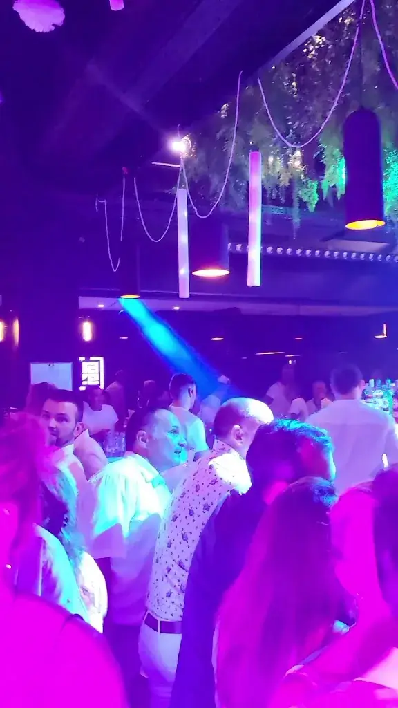 Beautyface Beautybody_The Maze : Resto-Bistro-Club_Limonest_review